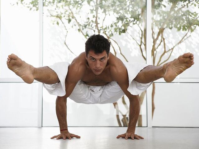 Akomanga Yoga